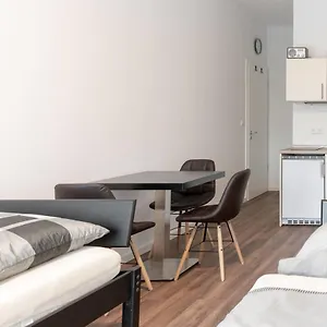 Monteurzimmer Pankow Mit Dachterrasse - Nur 10 Min. Von Der A10 - 3 Zimmer/ 7 Betten Berlin